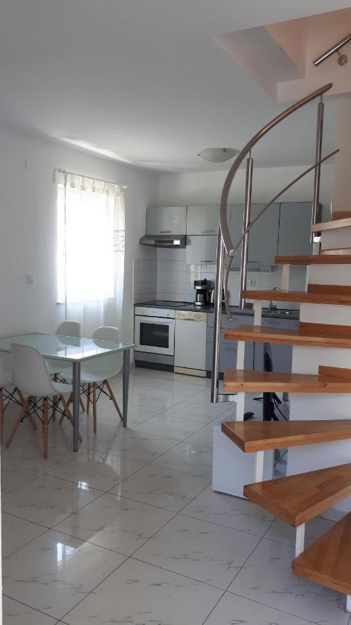 Apartment Pejnovic Malinska Exteriér fotografie